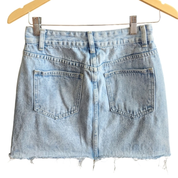 2/20$ Shein light blue washed asymmetric mini jeans skirt, size XS - Picture 4 of 13